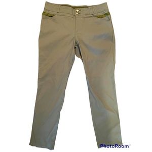 Marmot Women’s Hiking Pants Cropped Mesh Vented Size 10 -Olive Green “Crocodile”